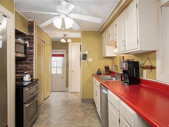 5th image of 329 Bernhardt Dr