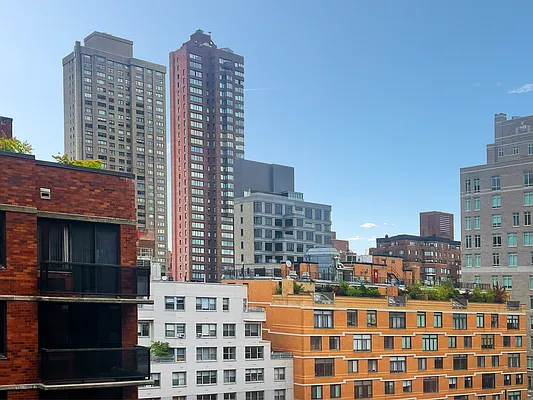 Sold by Douglas Elliman | media 10