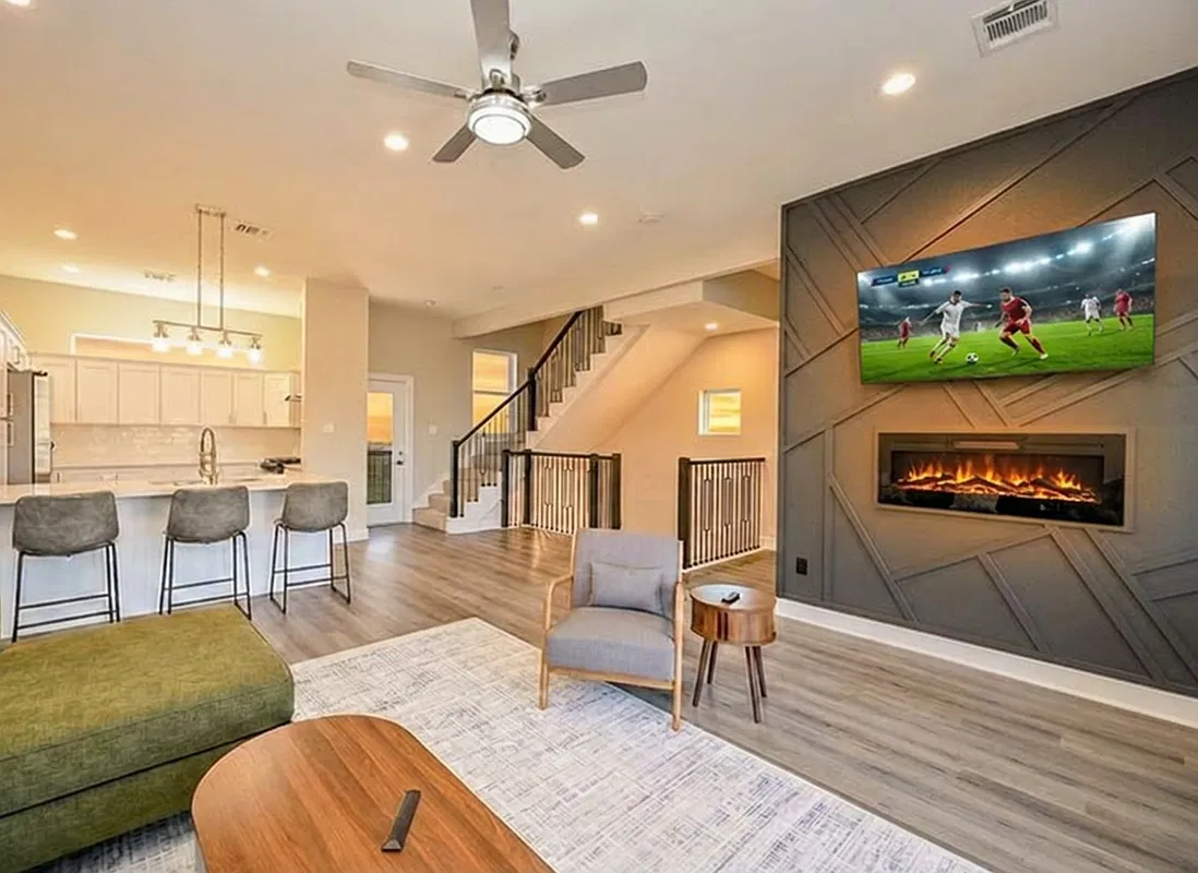 3 bed, 3.5 bath, 1805 sqft, $2,250 — Photo 1