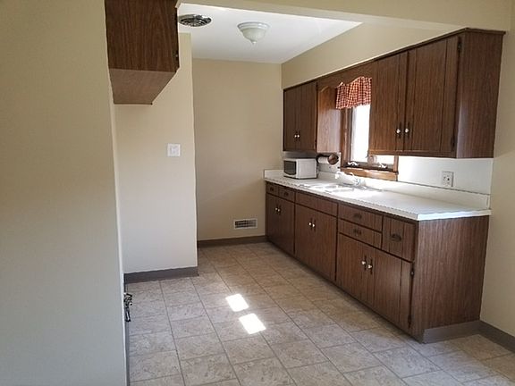 3rd image of 537 E 161st St