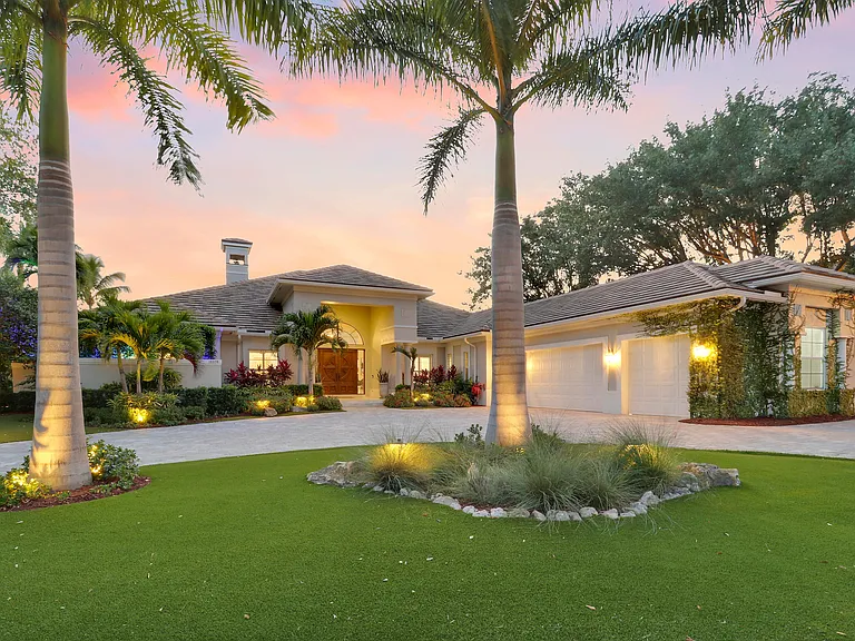 18808 SE Windward Island Ln — Photo 1