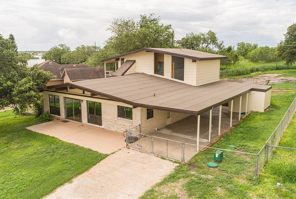 1st image of 143 Trail Ridge Dr