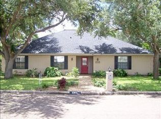 2302 Hound Dr, Mission, TX 78574