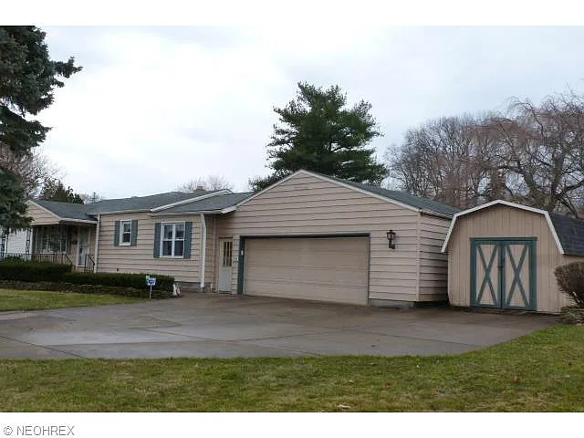 59 Iroquois St photo 1
