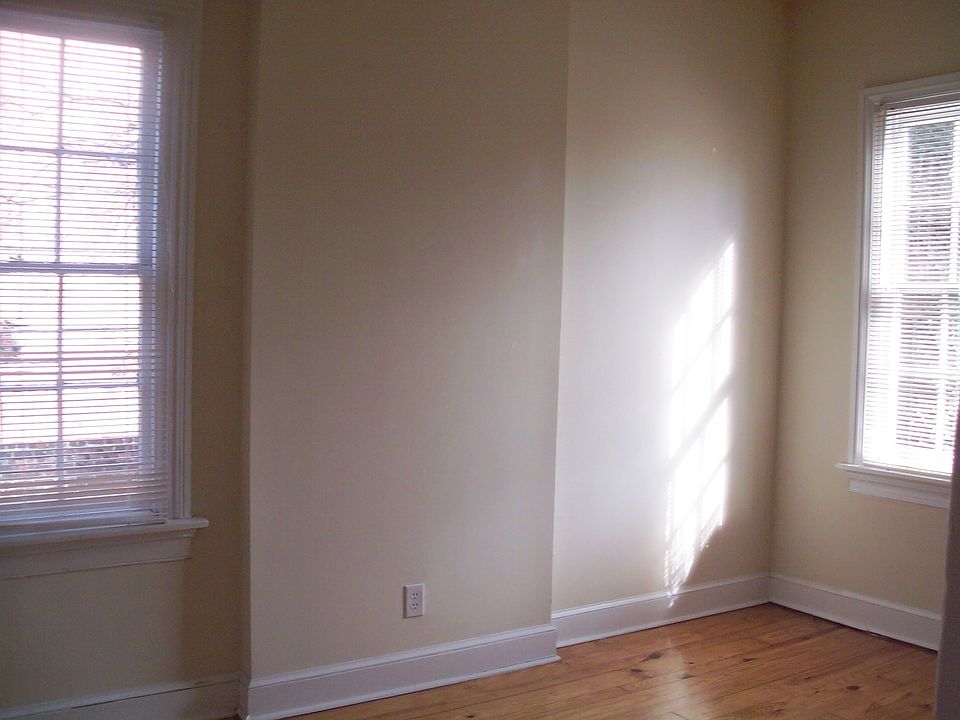 1st image of 806 Cathedral Pl APT 2
