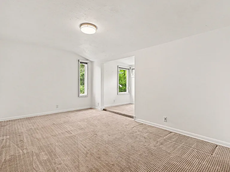 645 Beverly Dr — Photo 8