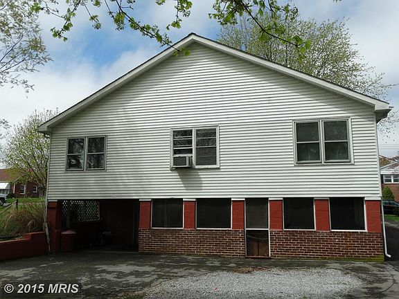 3rd image of 12025 Sherwood Dr