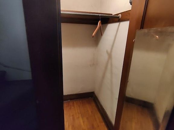 3rd image of 142 Ball St Floor 2