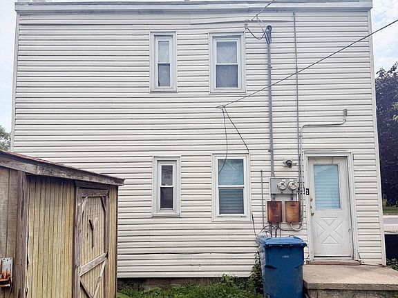 2nd image of 1179 S Schuyler Ave