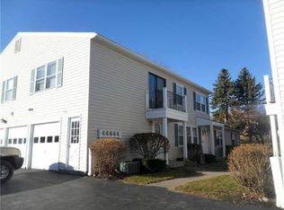 17 Heron Way S, Fairport, NY 14450