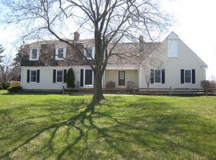 580 Wheatfield Dr, Aurora, OH 44202