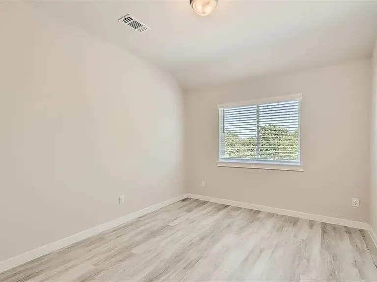 2404 Freshwater Ln — Photo 7