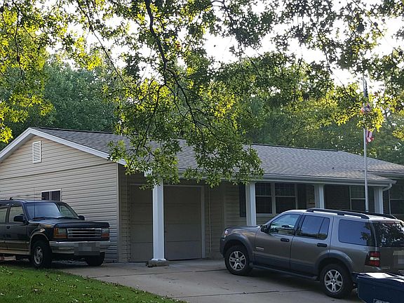 2nd image of 215 Bitterwood Dr