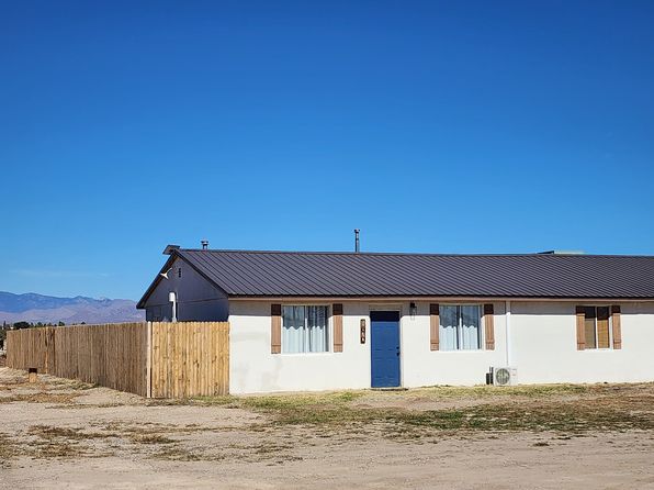 1870 W Hunting Camp Ln