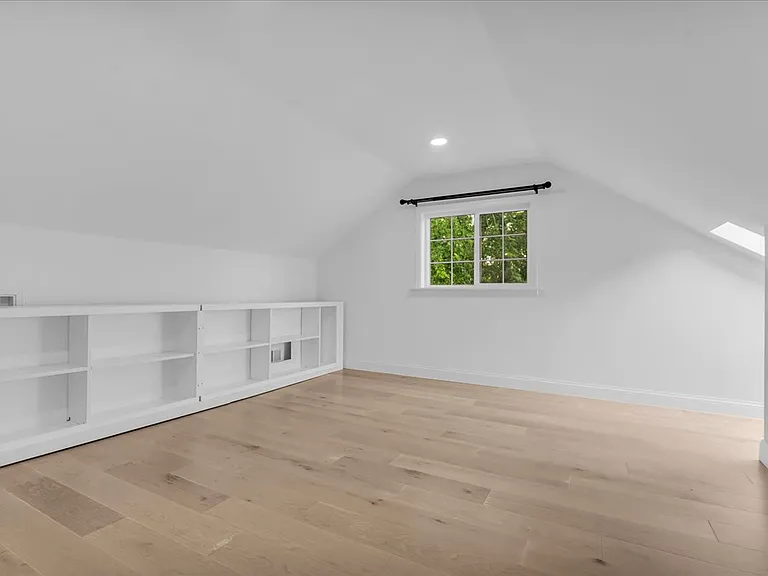 1714 Bagley St — Photo 26