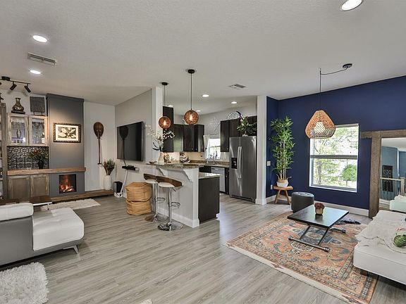 2nd image of 3631 W Everette Ave