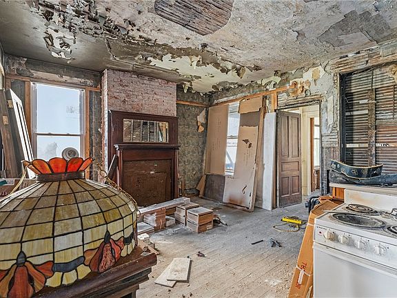 5th image of 2622 California Ave