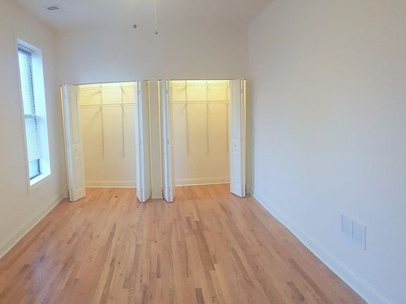5th image of 900 W Montrose Ave APT 1L