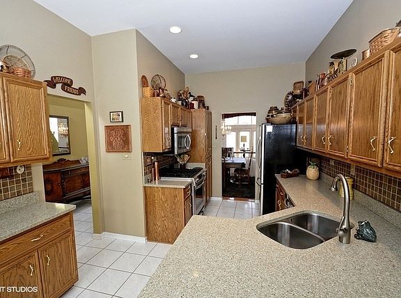 3rd image of 10598 Brookridge Dr
