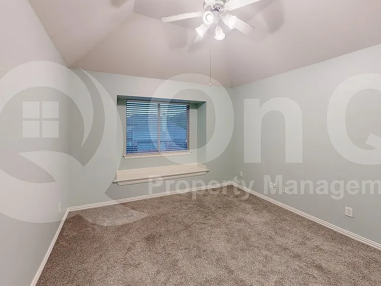 923 Granview Dr — Photo 14