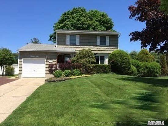 1st image of 26 Westwood Ln