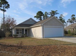 135 Holly Tree Ln, Hampstead, NC 28443