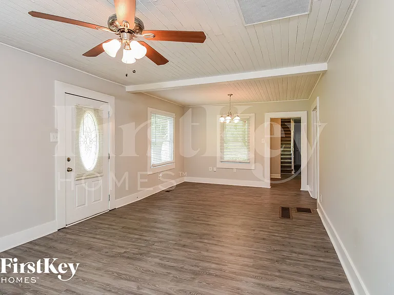 5664 Perk St — Photo 5