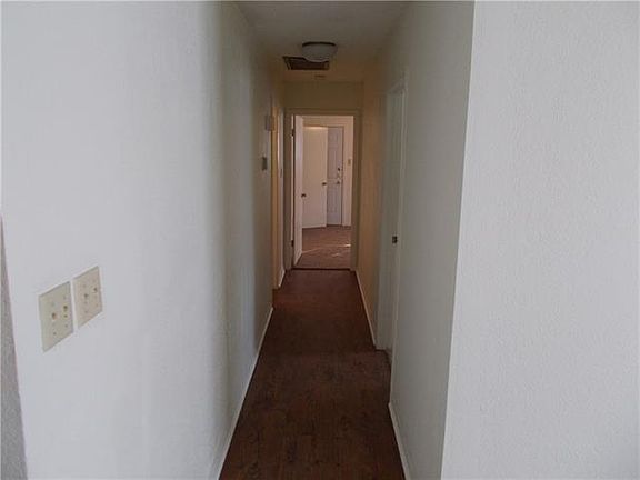 4th image of 571 N 10th St