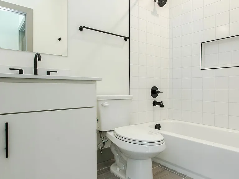 4001 Roseland Ave — Photo 6