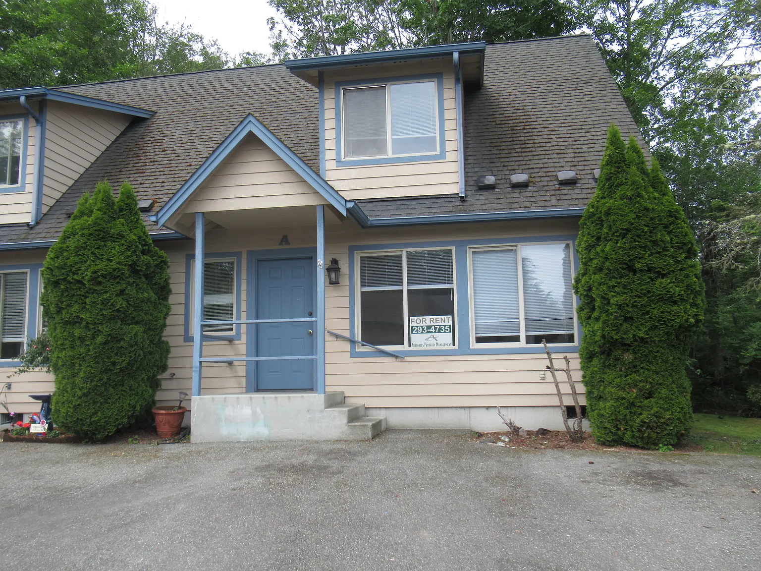 3 bed, 1176 sqft, $2,300 — Photo 1