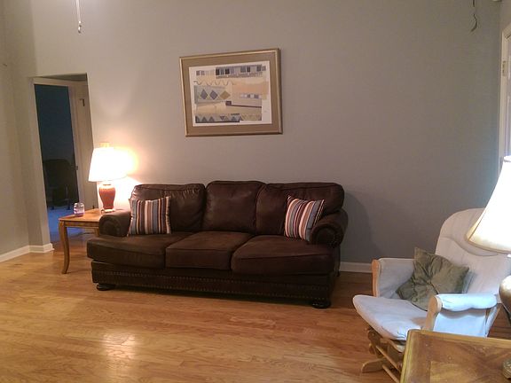 5th image of 827 Pecan Gardens Cir W