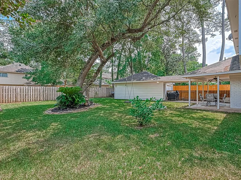 711 Lodgehill Ln — Photo 34