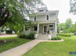 207 N Wicker St, Canton, SD 57013