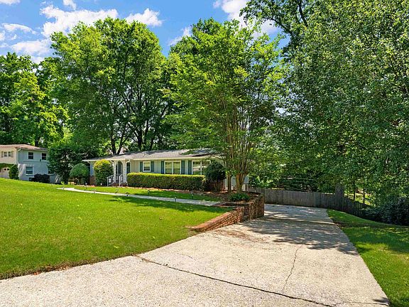 2nd image of 2417 Woodmere Dr