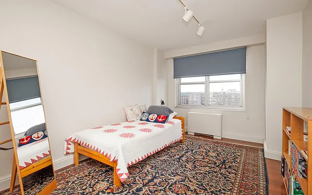 Sold by Nortrud Wolf Spero, LREB | media 65