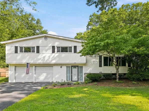 349 Pleasant St, Framingham, MA 01701