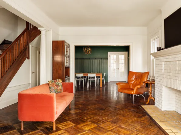 216 East 21st Street TWNH image 2 of 17