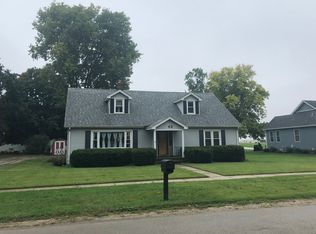 6 E Taylor St, Newark, IL 60541