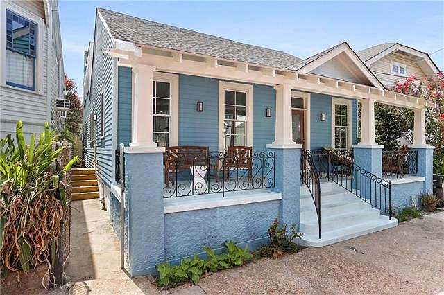 1st image of 706 Jena St