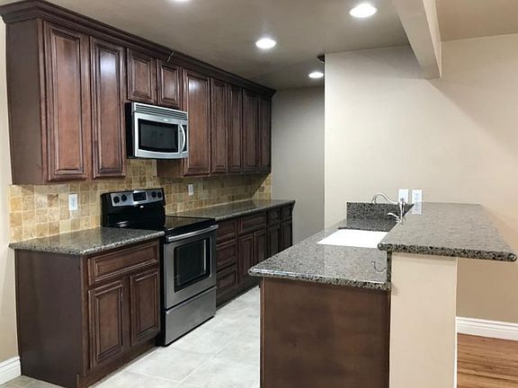 4th image of 8021 Glen Park Ave