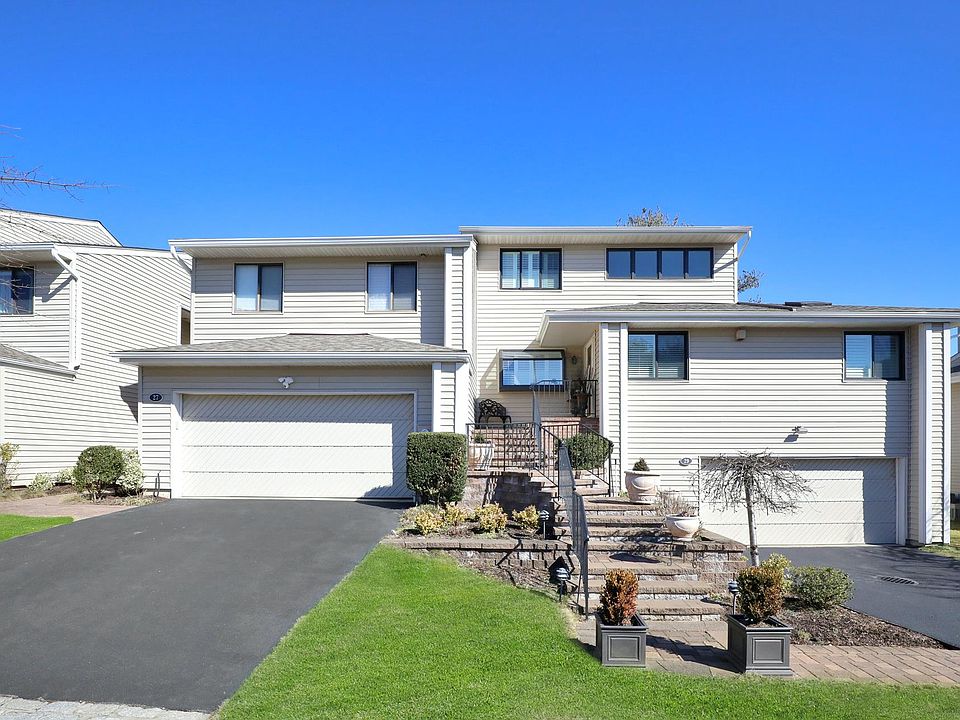 1st image of 27 Chestnut Ln #67