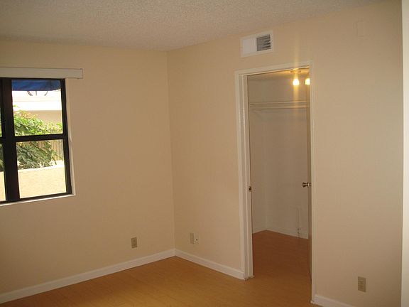 4th image of 1305 Stanley Ave APT 7