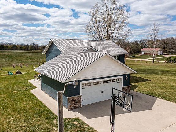 3rd image of 11749 Countryside Dr