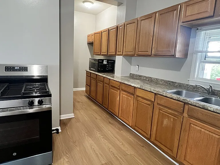 232 Pleasant St #1 — Photo 7