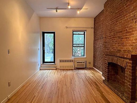 2nd image of 24 W 68th St #6