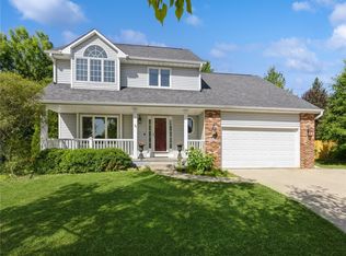 5660 Highland Ct, West Des Moines, IA 50266
