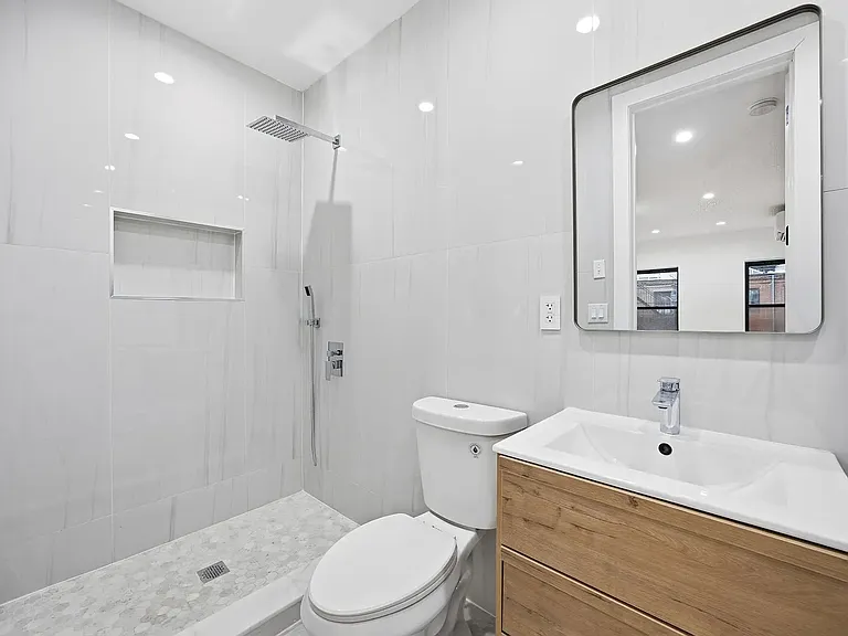 49 W 55th St #5R — Photo 7