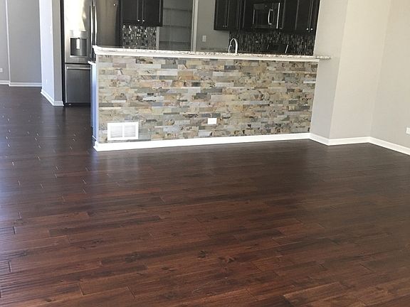 3rd image of 23 Margaret Dr