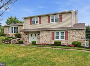 64 Windmill Dr, Holland, PA 18966