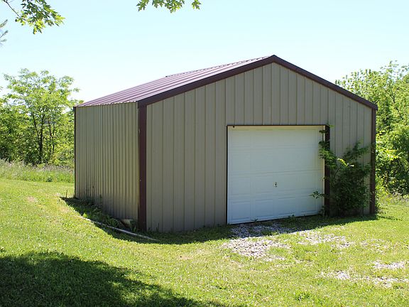 3rd image of 1720 Blanchet Rd